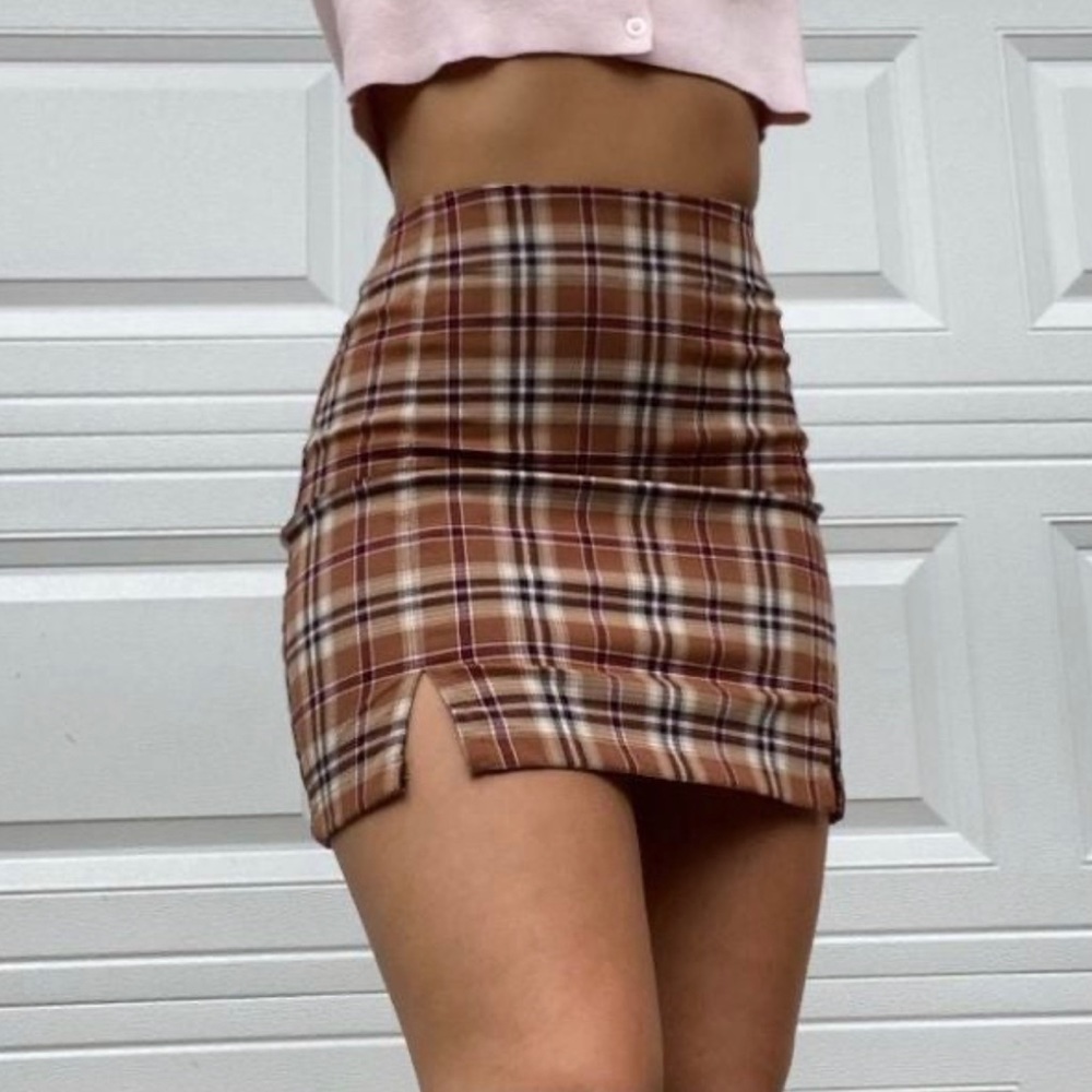 NWOT-Brandy Melville Cara skirt